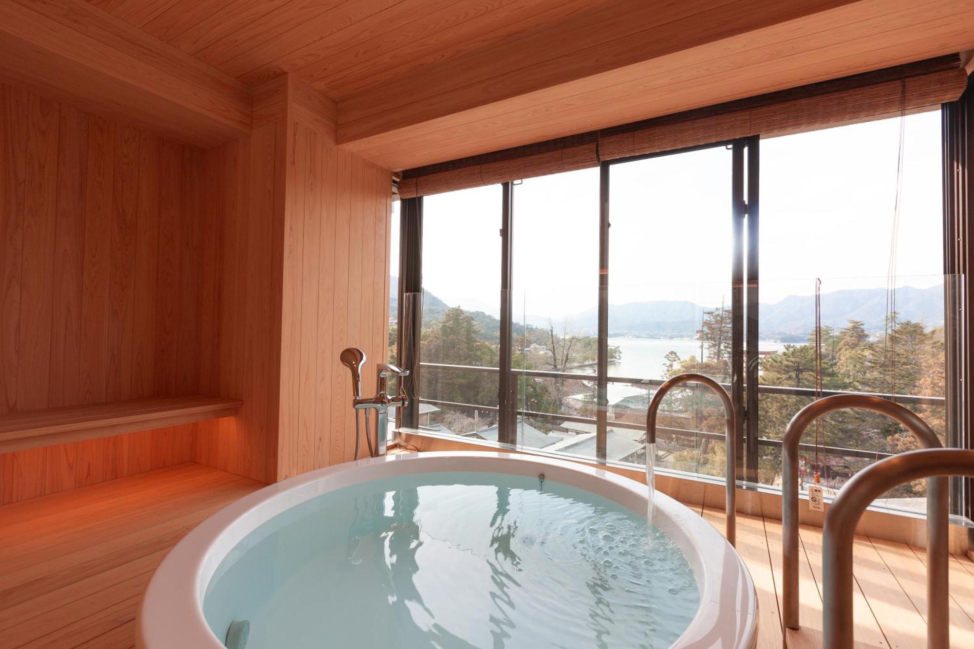 Miyajima Grand Hotel Arimoto Hatsukaichi Exteriör bild
