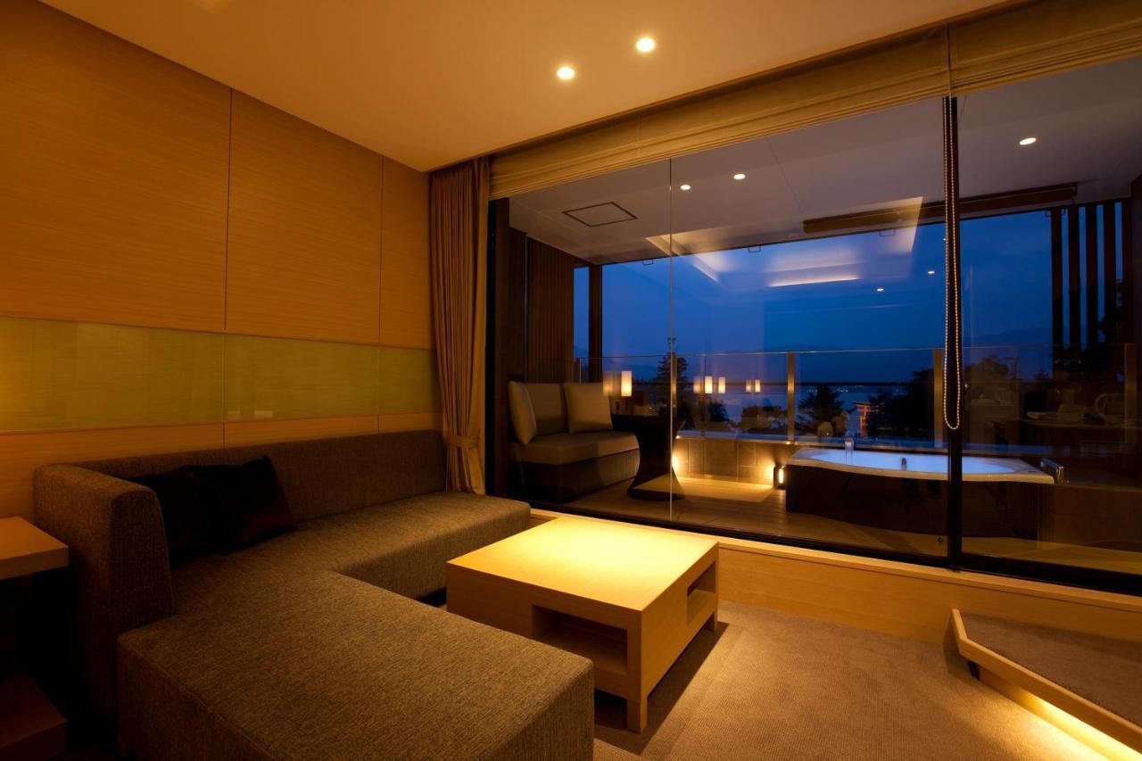 Miyajima Grand Hotel Arimoto Hatsukaichi Exteriör bild